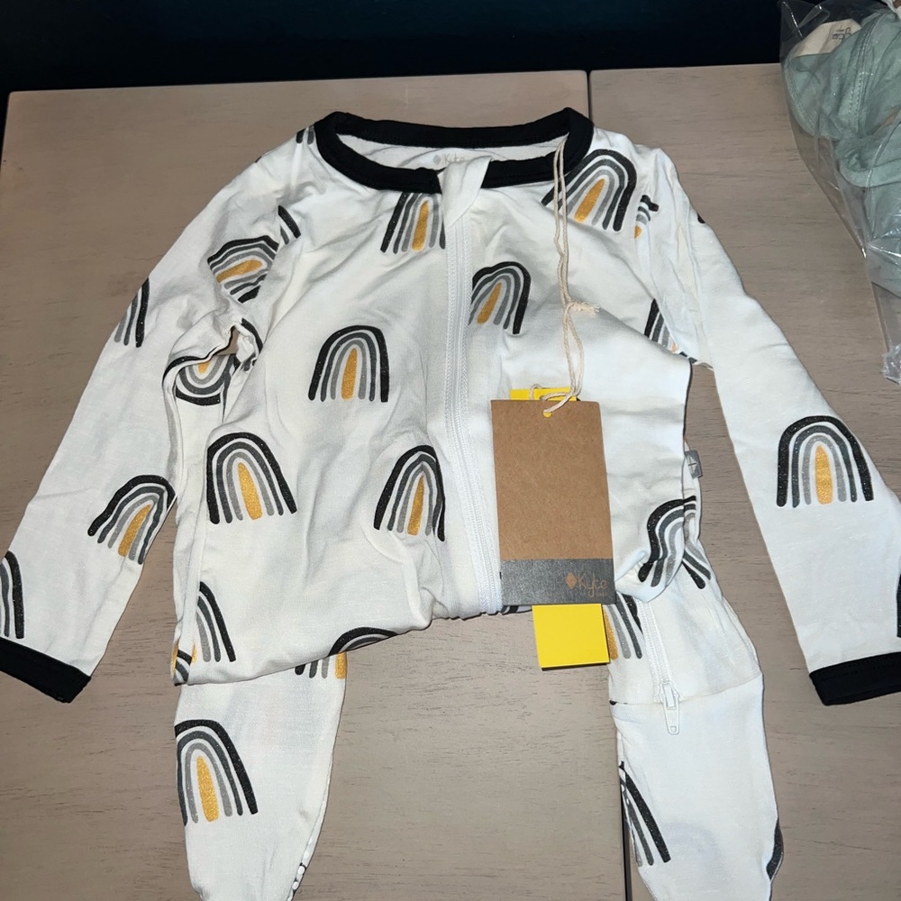 NWT metallic rainbow footie